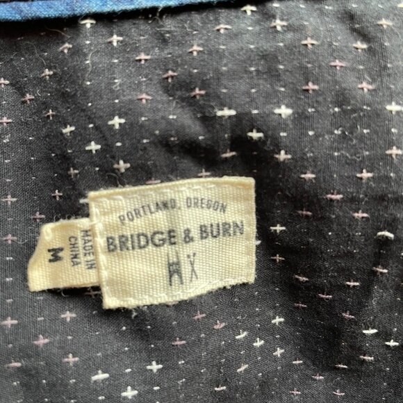Bridge and Burn meduim women's embroidered shirt - Picture 6 of 6